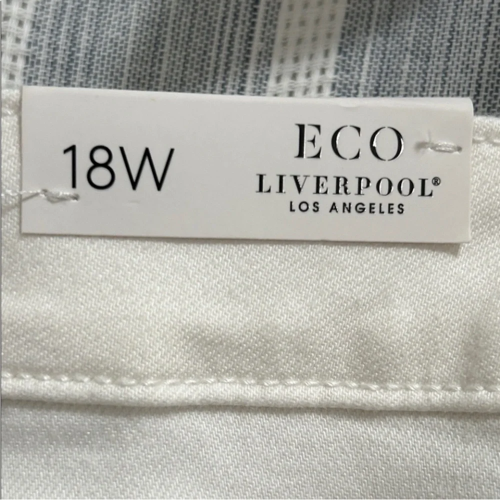 Liverpool Women's Plus Size 18W White ECO Hannah Crop Flare Denim Jeans NWT - Picture 6 of 9